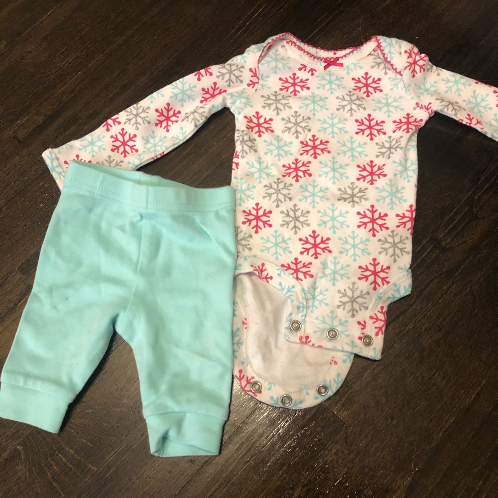 Cute snowflake newborn onesie